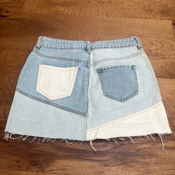 Pacsun Woman’s Denim Skirt Size 25 - Picture 4 of 5